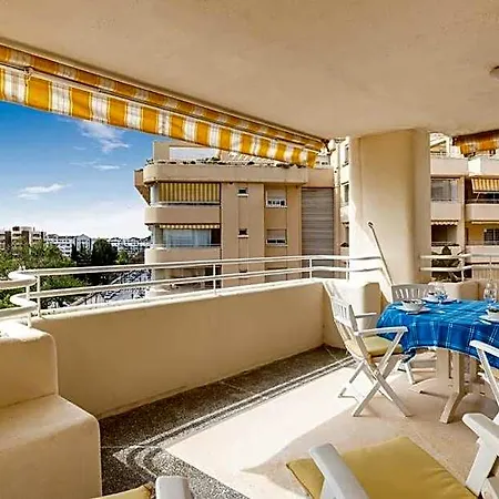 Amazing 3br, 2 Bath Apart, Close To The Sea 아파트 *