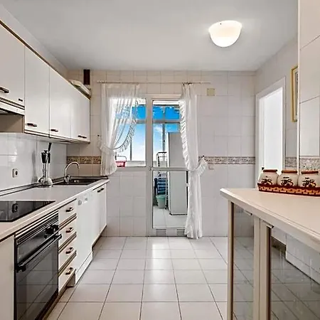Amazing 3br, 2 Bath Apart, Close To The Sea